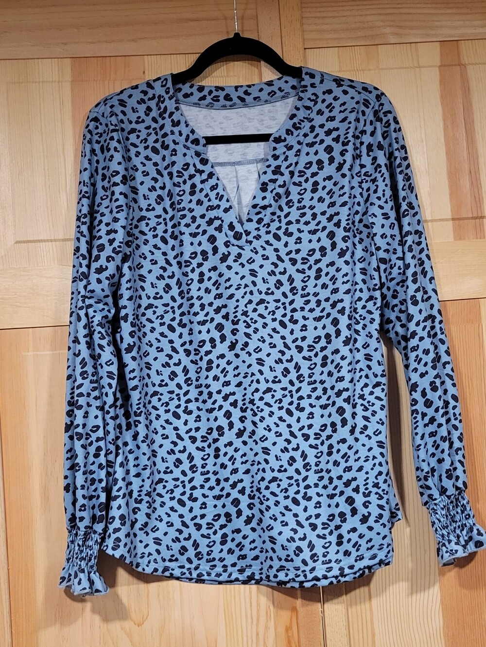 ☀️Light Blue Leopard Print Long Sleeve Top Size M